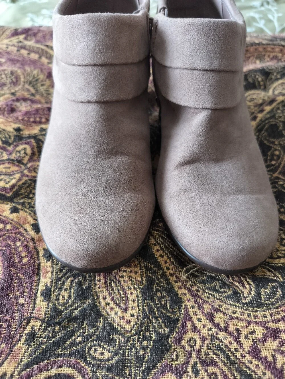 Aerosoles Women's 7 Heelrest Taupe Faux Suede Ankle Boots Booties